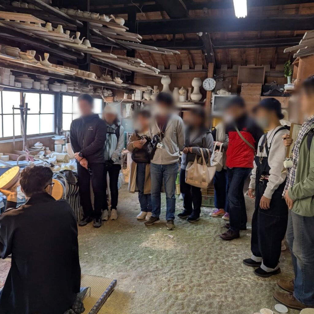 器の裏側にある「体温」を歩いて感じる。大川内山まち歩きと、地域を動かす愛情の力